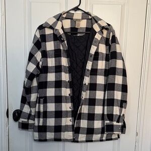 WS Duluth Trading Co Black and White Buffalo Plaid Shacket